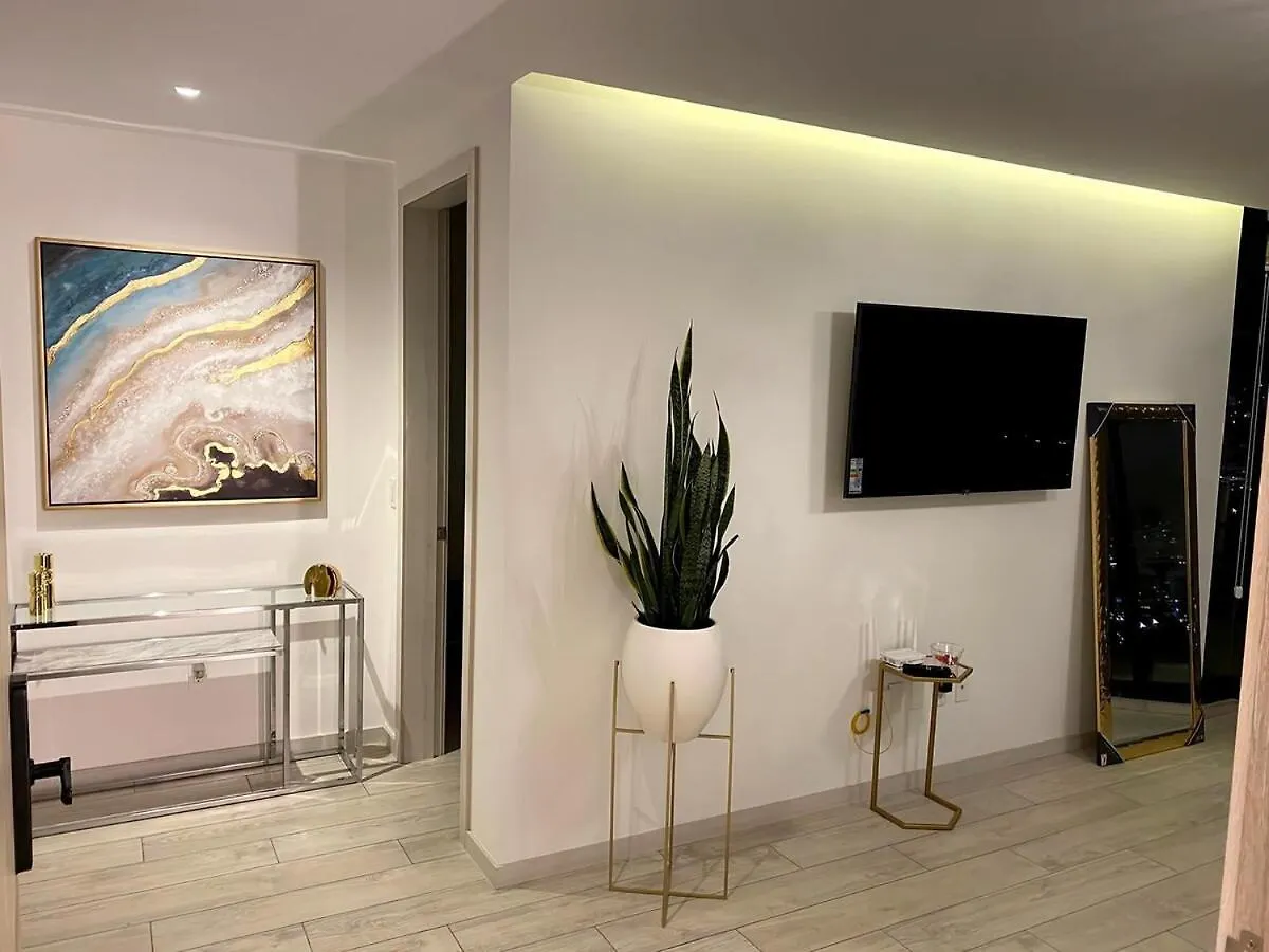 Luxury Stadia, In Prime Area Quito Apartment